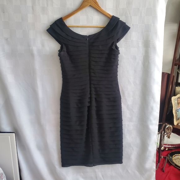 ADRIANNA PAPELL Black Dress Tiered Layers Off Shoulder Neckline Formalwear Event - Picture 3 of 7